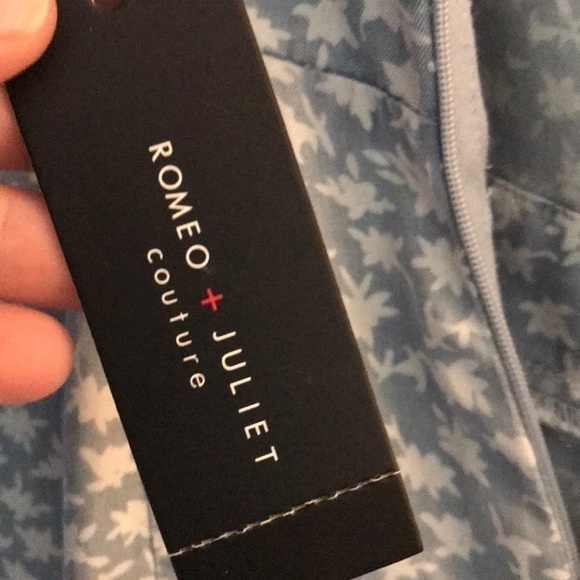 Romeo and Juliet Couture NWT Ditsy Floral romper womens small - Picture 6 of 12